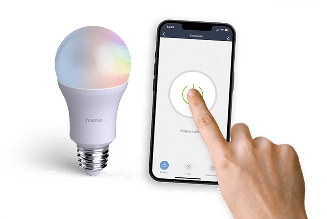 Eine Hand bedient mithilfe einer App die Smart Home Lampe